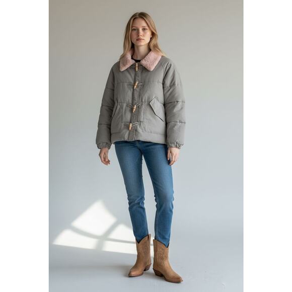 Quilted Puffer Cropped Jacket Sz M Light Sage Green Toggle Buttons Fleece Collar - Picture 8 of 16